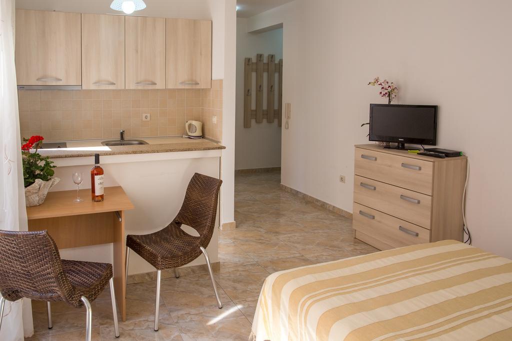 Apartments Lumiere Rafailovici Exterior photo